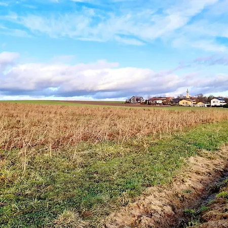 Schoene Altbauwohnung Auf Dem Land דירה *