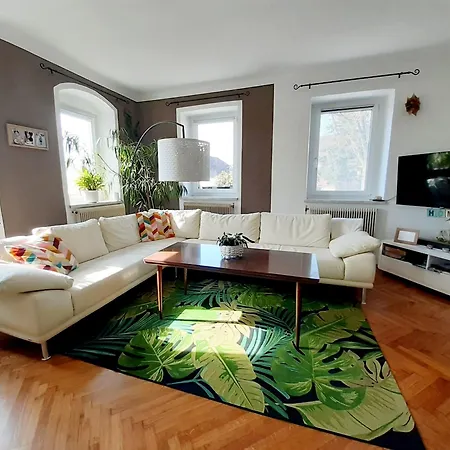 Schoene Altbauwohnung Auf Dem Land דירה *